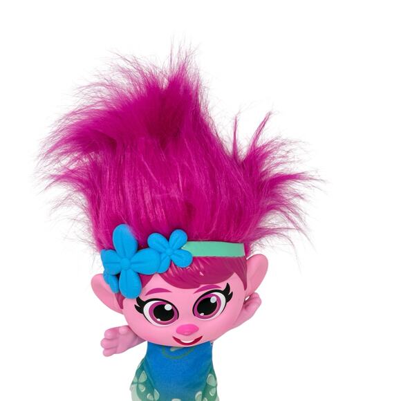 Dreamworks Trolls World TourToddler Poppy Doll Poseable Pink Dress Up Play Doll - Picture 7 of 9